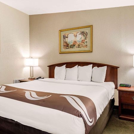 Quality Inn & Suites Tarpon Springs South Exterior foto