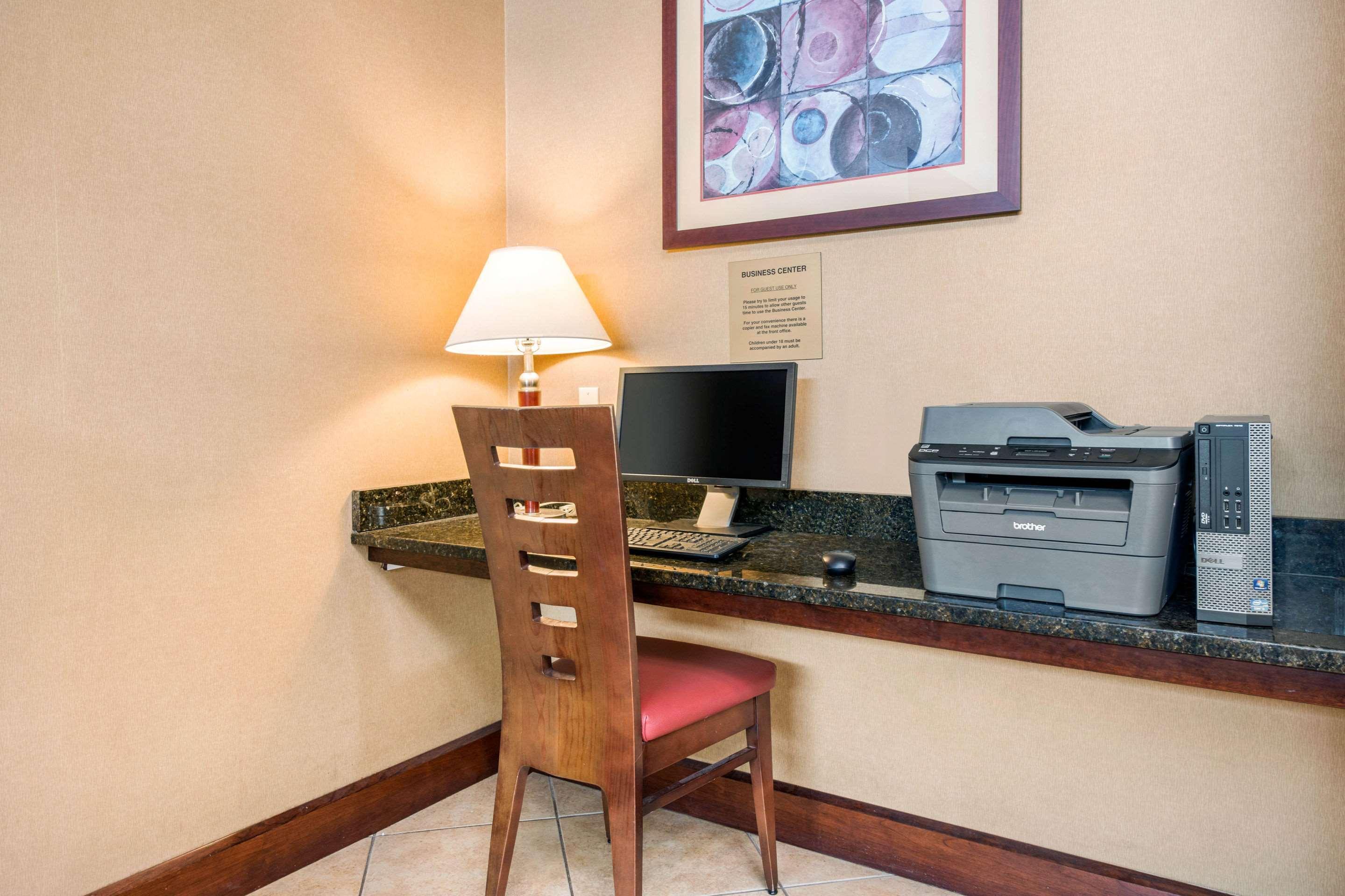 Quality Inn & Suites Tarpon Springs South Exterior foto